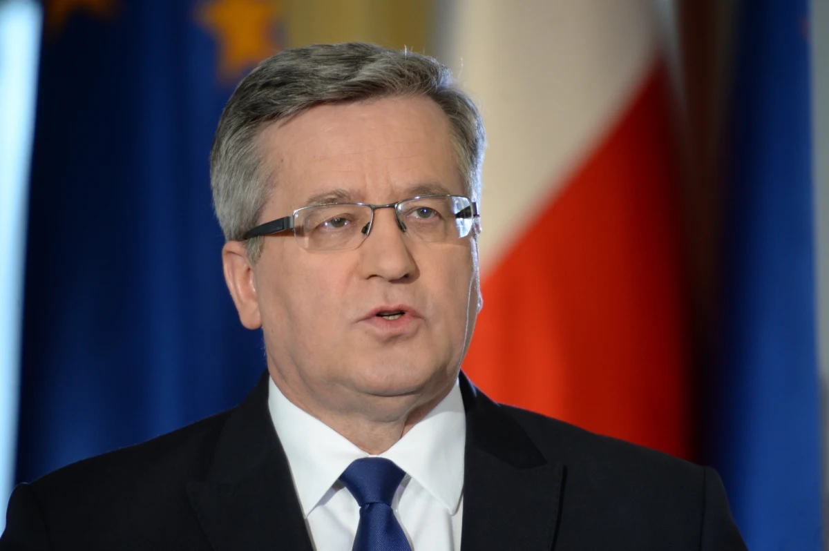 Bronisław Komorowski poinformował, że zamierza ponownie ubiegać się o urząd prezydenta i wystartuje w tegorocznych wyborach. "Zachęcają mnie do tego wysokie oceny mojej pracy, wysoki poziom zaufania. Widzę w tym akceptację zaproponowanego przeze mnie i realizowanego przez 5 lat modelu prezydentury opartej o dialog, współpracę i poszukiwanie tego, co nas łączy, a nie dzieli" - powiedział prezydent. Marszałek Sejmu Radosław Sikorski wyznaczył wczoraj termin pierwszej tury wyborów na 10 maja.