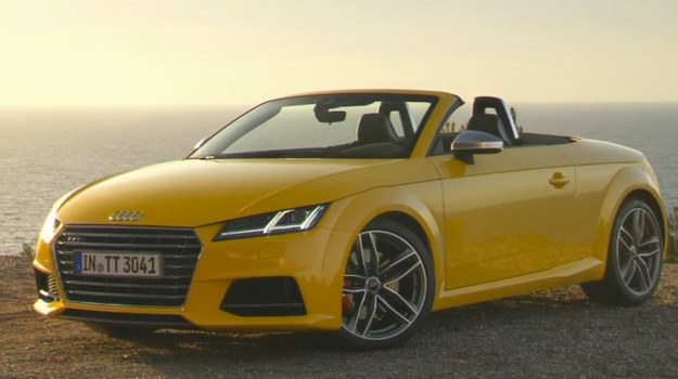 Na rynek wchodzi właśnie nowe Audi TT i TTS roadster. To trzecia już generacja popularnego niemieckiego kabrioletu, wykorzystująca bardzo lekki, materiałowy dach, którego złożenie trwa zaledwie 10 s. Auto można wyposażyć również w dodatkową osłonę przeciwwiatrową oraz nawiewy ciepłego powietrza w zagłówkach. TTS roadster napędzany jest silnikiem 2.0 TFSI o mocy 310 KM i rozpędza się do 100 km/h w 4,9 s.