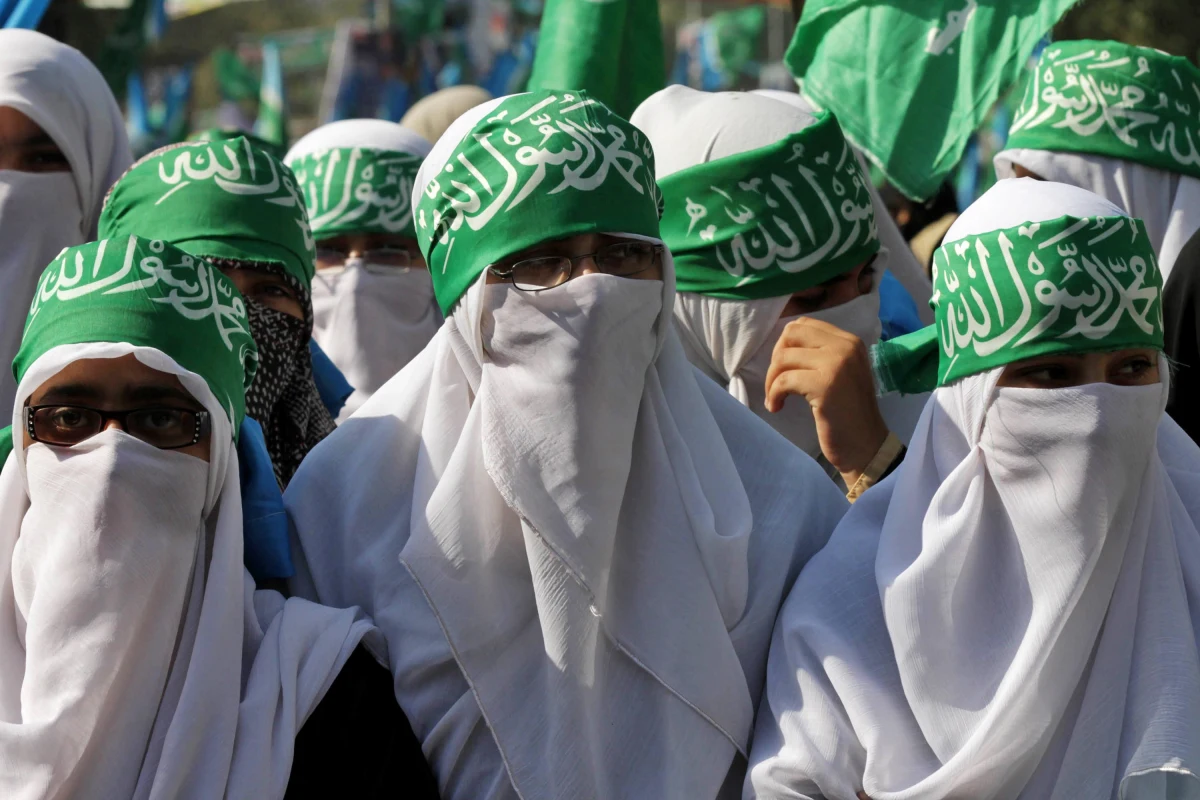 Specjalną jednostkę do prowadzenia cyber-wojny propagandowo-psychologicznej z terrorystami z Państwa Islamskiego stworzyła w tajemnicy francuska armia – ujawniają nadsekwańskie media. Z dżihadystami walczy w sieci kilkudziesięciu wojskowych informatyków i psychologów! 