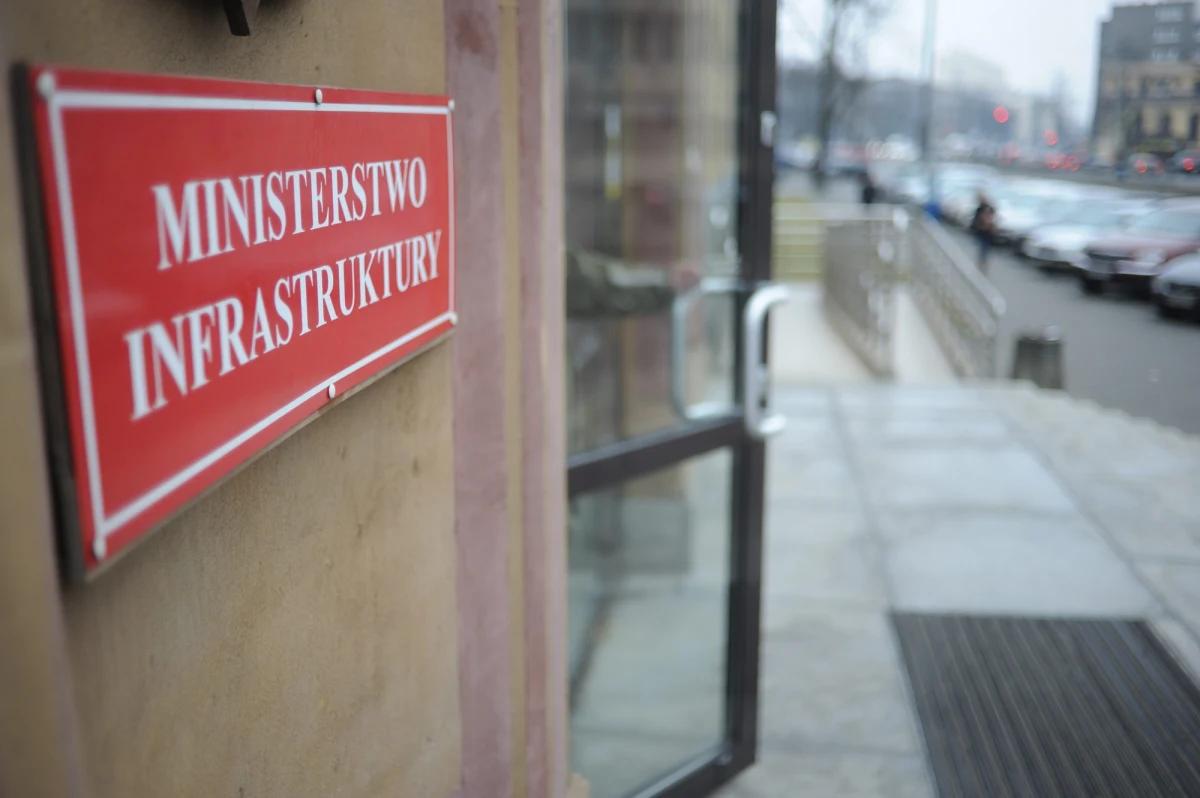 Sławomir Żałobka zostanie nowym wiceministrem infrastruktury – dowiedziała się nasza reporterka Magdalena Jednacz. Wcześniej był sekretarzem stanu w Ministerstwie Finansów. 