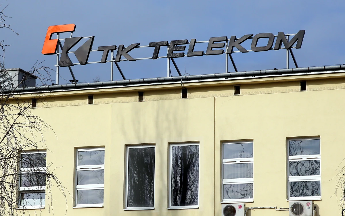 Zakończyły się rozmowy zarządu TK Telekom z przedstawicielami związków zawodowych - podała spółka w komunikacie. Związkowcy od czwartku okupowali siedzibę firmy w Warszawie - ich zdaniem, złamano ustalenia ws. realizacji programu dobrowolnych odejść. Teraz firma poinformowała, że przedstawiciele związków zawodowych opuścili już jej siedzibę.