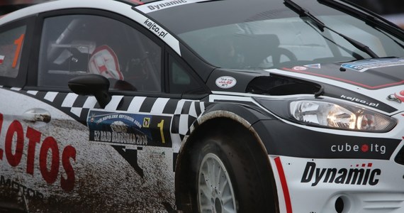 Kajetan Kajetanowicz (Ford Fiesta R5) uszkodził samochód na ostatnim sobotnim odcinku specjalnym rozgrywanego na Łotwie Rajdu Lipawy, drugiej rundy mistrzostw Europy. Auto wpadło w wyrwę w nawierzchni, załodze nic się nie stało.