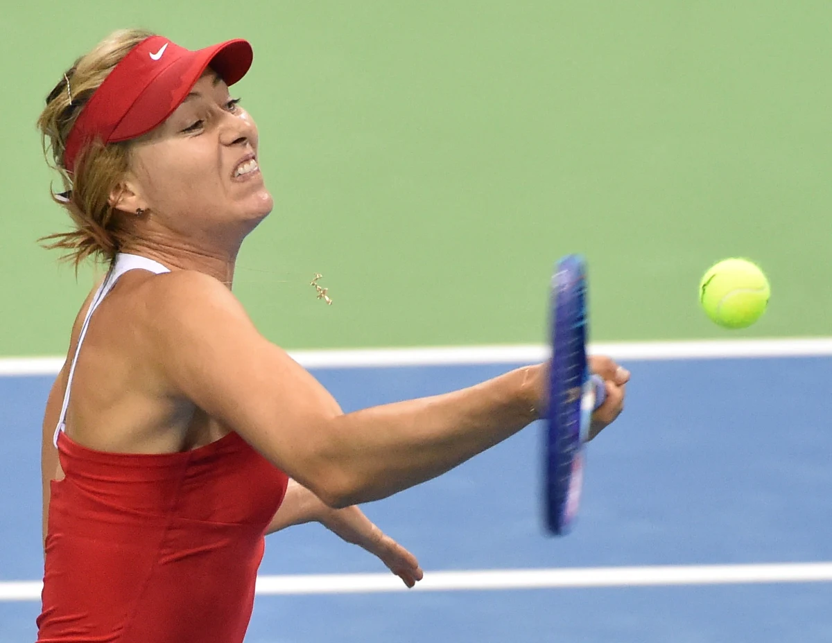 Kibice zasmuceni opuszczali Tauron Kraków Arenę po pierwszym dniu rywalizacji w 1. rundzie Grupy Światowej I Pucharu Federacji, ale wciąż wierzą w końcowy triumf nad Rosją przegrywających 0:2 Polek. Zaskoczyło ich, że słynne jęki Marii Szarapowej są tak ciche.