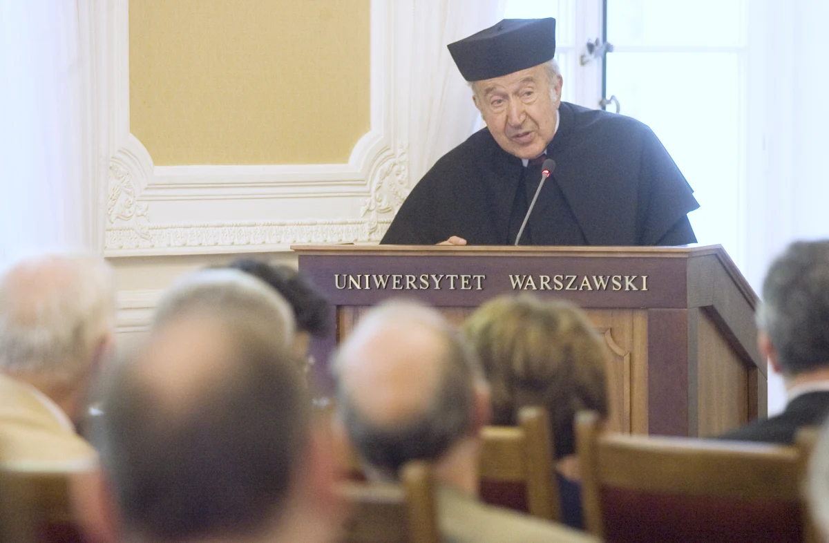 "Polscy politycy powinni bardziej ważyć słowa. Być stanowczy, ale nie prowokować Rosji" - uważa profesor Richard Pipes, były doradca Ronalda Reagana. Znany historyk Uniwersytetu Harvarda w rozmowie z amerykańskim korespondentem RMF FM Pawłem Żuchowskim podkreśla, że Rosjanie czują się upokorzeni i są w stanie przeżyć nawet poważny kryzys ekonomiczny, byle tylko Rosja znów była wielkim, znaczącym mocarstwem. Profesor Pipes uważa, że Władimir Putin będzie gotowy bardzo mocno pogorszyć sytuację międzynarodową. 