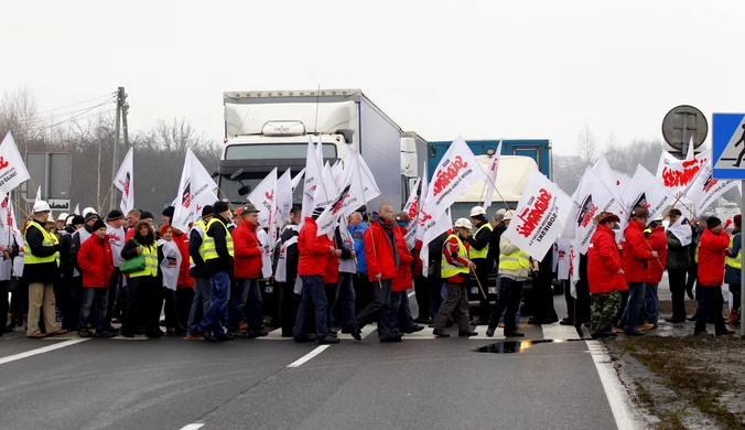 Związkowcy zablokowali dwie ważne drogi w regionie 