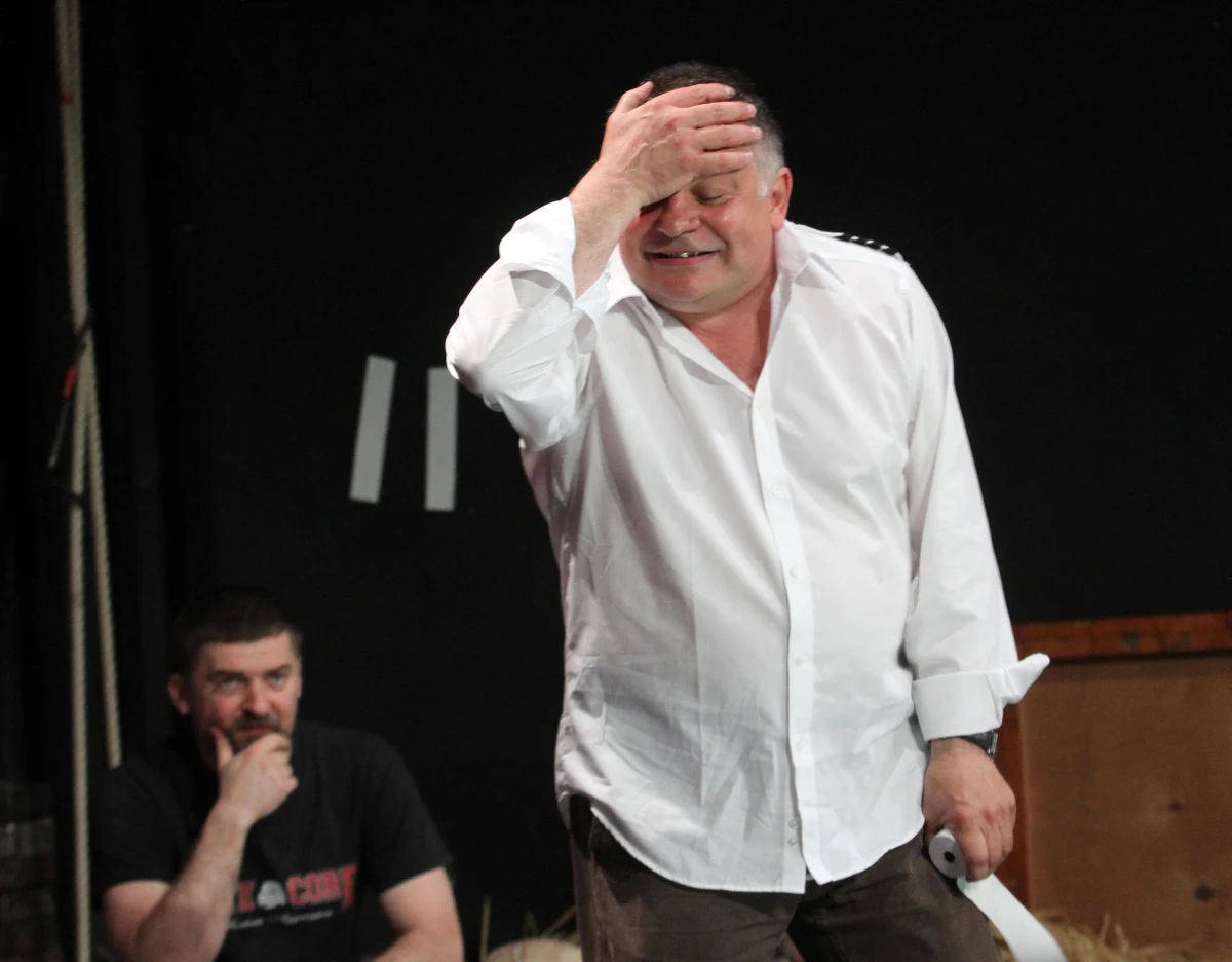 Dochód z niedzielnego koncertu "Nasz Anioł w Krakowie" zostanie przeznaczony na rehabilitację Krzysztofa Globisza. Aktor w lipcu ubiegłego roku miał udar mózgu. W Filharmonii Krakowskiej licytowane będą m.in. pióro i zegarek papieża Franciszka.