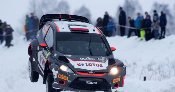 Belg Thierry Neuville (Hyundai I20 WRC) prowadzi w Rajdzie Szwecji po trzech dniach imprezy. Robert Kubica wygrał 17. odcinek specjalny, ale na następnym miał słabszy czas i zajmuje 16. miejsce. Z kolei Michał Sołowow (obaj Ford Fiesta WRC) awansował na 12. pozycję. 