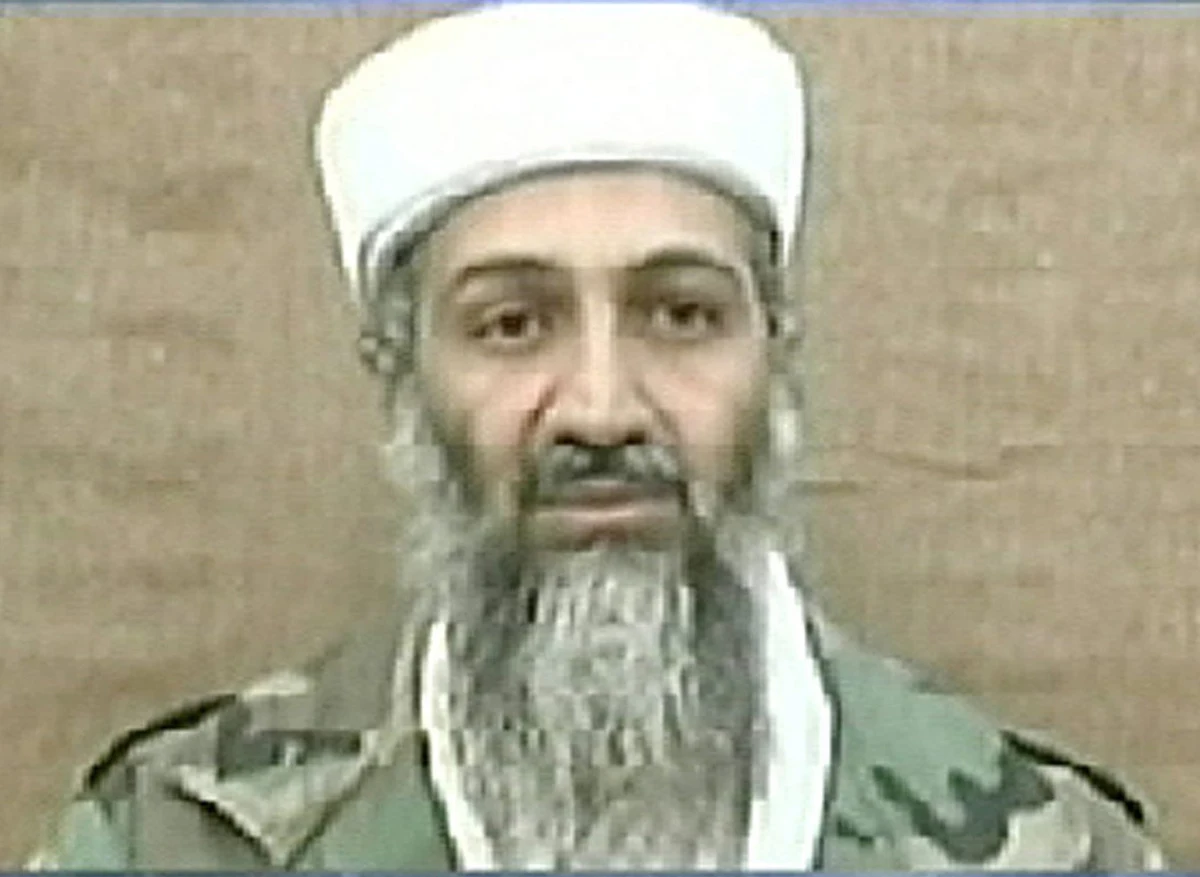 Osama bin Laden w połowie lat 90. zlecił przygotowanie zamachu na ówczesnego prezydenta Egiptu Hosniego Mubaraka. Tę historię ujawnił Ihab Mohammad Ali, któremu zlecono przeprowadzenie takiego ataku. 