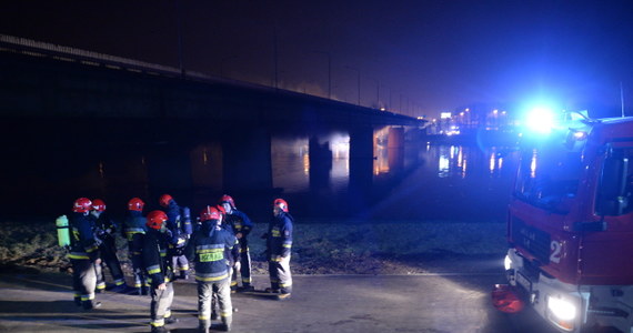 W niedzielę eksperci sporządzą bilans strat po pożarze Mostu Łazienkowego. Wciąż nie wiadomo, jak długo będzie zamknięta ta główna warszawska przeprawa. 
