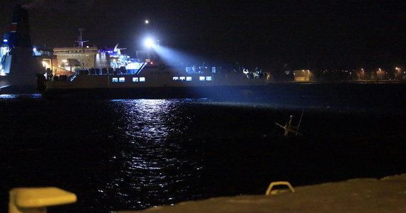 Jest zarzut dla kierującego holownikiem Kuguar, który wczoraj wieczorem zderzył się ze statkiem towarowym w porcie w Świnoujściu i zatonął. 37-latek odpowie za kierowanie statkiem pod wpływem alkoholu.