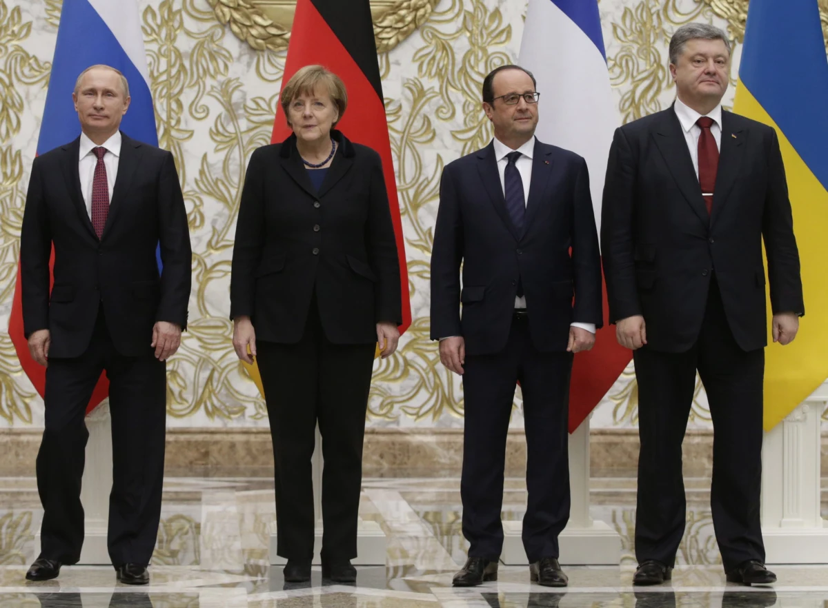 Przywódcy Francji, Niemiec, Ukrainy i Rosji - Francois Hollande, Angela Merkel, Petro Poroszenko i Władimir Putin - przeprowadzą wieczorem telefoniczną rozmowę na temat kryzysu na Ukrainie - zapowiedział rzecznik francuskiego rządu Stephane Le Foll. Szefowa unijnej dyplomacji Federica Mogherini stwierdziła natomiast, że operacje wspieranych przez Rosję separatystów w mieście Debalcewe, z którego wycofali się ukraińscy żołnierze, są "wyraźnym naruszeniem zawieszenia broni".