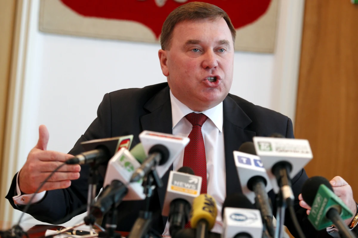 Zarząd Katowickiego Holdingu Węglowego przyjął uchwałę w sprawie planu naprawczego dla spółki na lata 2015-20. "Dzięki planowi Holding, który w ubiegłym roku na sprzedaży węgla stracił 220 mln zł, obecny rok ma zamknąć zyskiem" - twierdzi prezes Zygmunt Łukaszczyk.