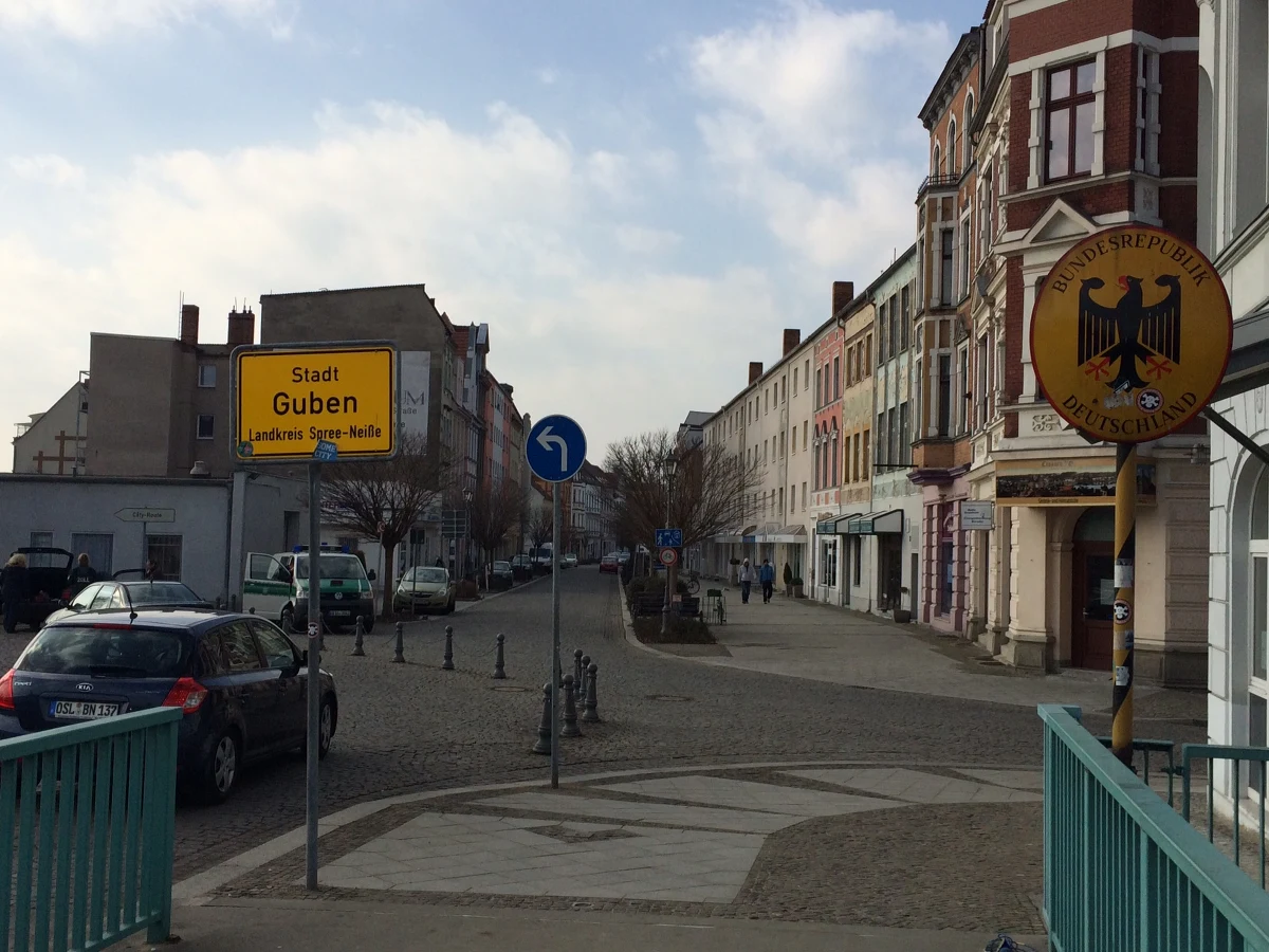 Siedemnastolatek z Polski podejrzany jest o serię brutalnych napadów w niemieckim Guben. Ujęcie go było możliwe dzięki informacjom od polskiej policji z Gubina w Lubuskiem. O ewentualnym areszcie dla Polaka zdecyduje dziś sąd.