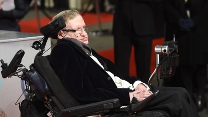 Stephen Hawking: Czarne dziury mogą być bramami do innych wszechświatów