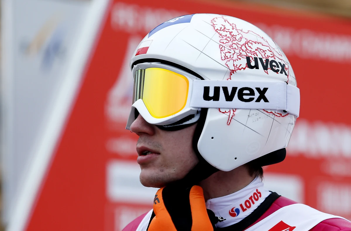 Kamil Stoch był jedynym Polakiem, który wziął udział w serii próbnej przed kwalifikacjami do jutrzejszego konkursu na skoczni normalnej podczas mistrzostw świata w narciarstwie klasycznym w Falun. Dwukrotny mistrz olimpijski poszedł później na kontrolę sprzętu. Był jednak bardzo tajemniczy i nie chciał zdradzić, o co chodziło. "Po prostu chciałem coś sprawdzić. Powiem tylko, że nie chodziło o kombinezon i że wszystko jest w porządku" - podkreślił.