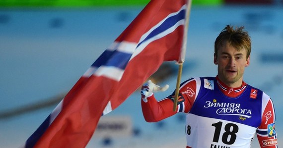 Zwycięzca czwartkowego sprintu mistrzostw świata w Falun Norweg Petter Northug, skazany jesienią na karę więzienia za wypadek samochodowy pod wpływem alkoholu, stał się wbrew swojej woli "ambasadorem" rosyjskiego producenta wódki. Producent jest zresztą sponsorem zawodów.