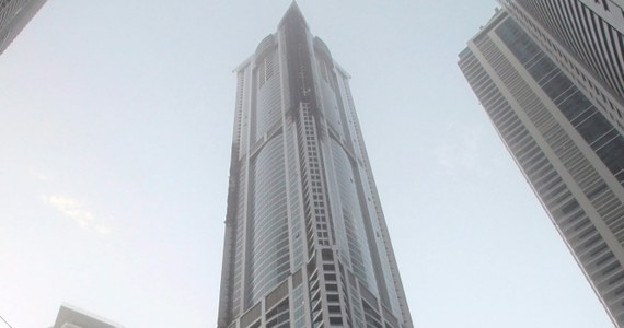Setki osób ewakuowano z jednego z najwyższych budynków mieszkalnych na świecie, wieżowca Torch w Dubaju. Powodem był pożar. Ogień w mierzącym ponad 330 metrów gmachu został opanowany. Prawdopodobnie nikomu nic się nie stało. 