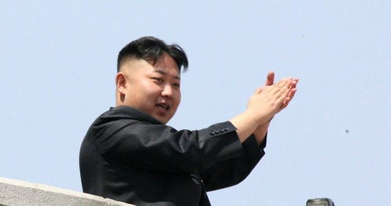 Wojska Korei Północnej przeprowadziły manewry symulujące "uderzenie i zdobycie wyspy" - poinformowała państwowa agencja informacyjna KCNA. Przebieg szkolenia mającego przygotować siły Pjongjangu na walkę z USA nadzorował osobiście przywódca kraju Kim Dzong Un.