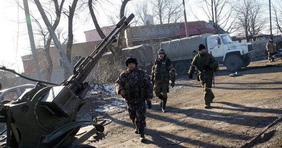 Prezydent Ukrainy Petro Poroszenko poinformował, że w ramach wymiany jeńców między siłami rządowymi a separatystami wolność odzyskało 139 wojskowych ukraińskich, w tym obrońcy lotniska w Doniecku i miasta Debalcewe.