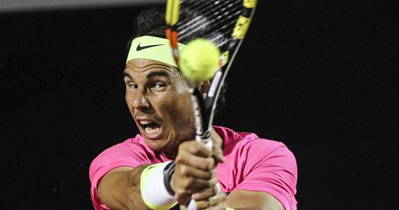 Najwyżej rozstawiony Rafael Nadal przegrał z Włochem Fabio Fogninim (4.) 6:1, 2:6, 5:7 w półfinale tenisowego turnieju ATP w Rio de Janeiro. Broniący tytułu Hiszpan miał niespełna 16 godz. na regenerację sił po poprzednim meczu.
