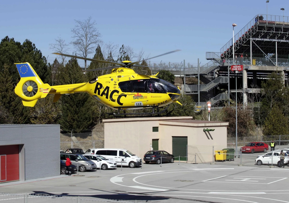 ​Fernando Alonso miał groźnie wyglądający wypadek podczas testów przed rozpoczęciem sezonu mistrzostw świata Formuły 1. Hiszpański kierowca McLarena trafił do szpitala, ale nie stało mu się nic poważnego.