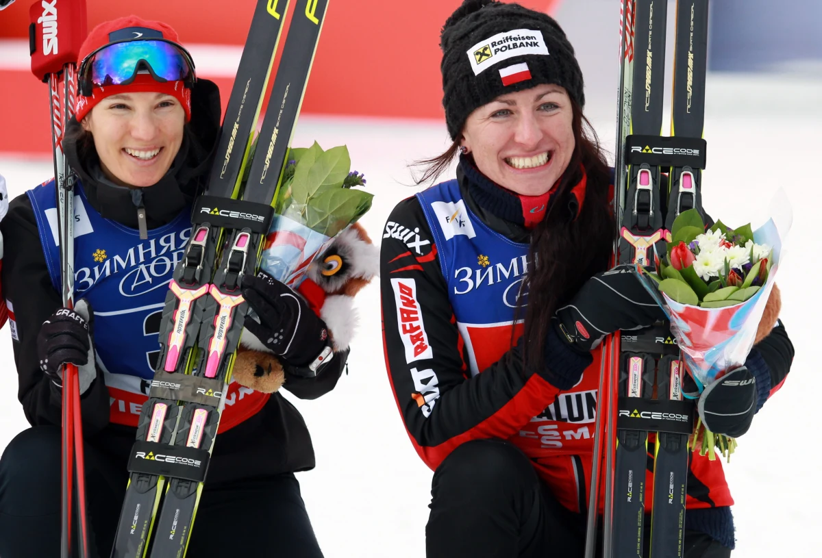 "Jestem dumna z powodu Sylwii, bo dała radę. Kiedyś biegłam też pierwszy raz po medal i wiem, że to jest strasznie ciężkie uczucie. Jestem z niej dumna, że walczyła dzisiaj jak nigdy" - powiedziała Justyna Kowalczyk, która w parze z Sylwią Jaśkowiec wywalczyła brązowy medal w sprincie drużynowym techniką dowolną w narciarskich mistrzostwach świata w Falun. Jak dodała biegaczka, obie zawodniczki "były dobrze przygotowane i zrobiły swoje".
