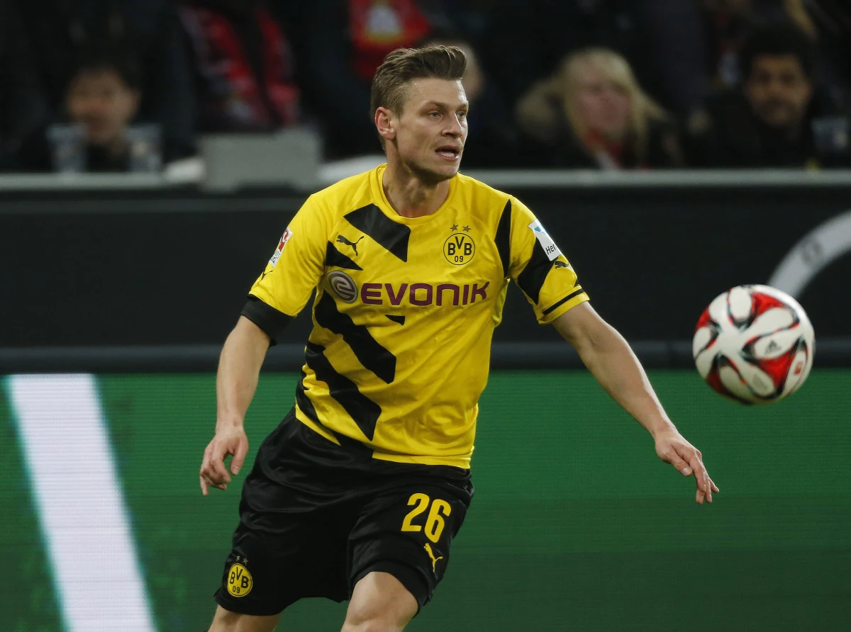 Piłkarz Borussii Dortmund Łukasz Piszczek doznał kontuzji w 30. minucie pierwszego meczu 1/8 finału piłkarskiej Ligi Mistrzów z Juventusem Turyn. Polak  został sfaulowany przez Francuza Paula Pogbę i nie zdołał wrócić do gry.