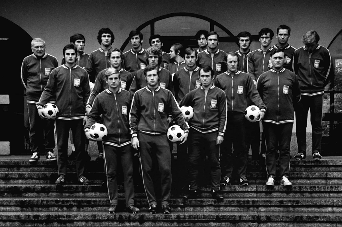 Nie żyje były bramkarz piłkarskiej reprezentacji Polski Marian Szeja. Miał 73 lata. W kadrze narodowej wystąpił 15 razy. W 1972 roku znajdował się w ekipie złotych medalistów olimpijskich z Monachium.​ Informację o śmierci byłego reprezentanta Polski potwierdził wieczorem PZPN. 