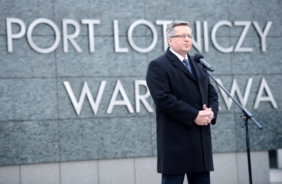 Na to pytanie musi sobie jak najszybciej odpowiedzieć ubiegający się o reelekcję Prezydent RP Bronisław Komorowski. Sprawując swój urząd przez 5 lat starał się on zachowywać równowagę pomiędzy dwiema postawami: odpowiedzialnego za Polskę męża stanu i strażnika narodowych imponderabiliów oraz chętnie wchodzącego w lud "brata łaty".