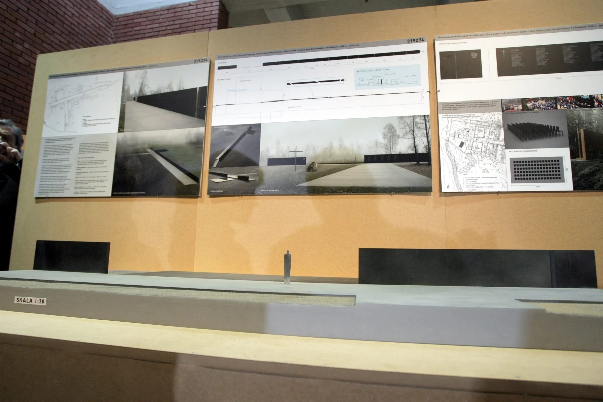 Minister kultury Małgorzata Omilanowska oświadczyła, że niewiele dzieje się w sprawie projektu budowy pomnika w Smoleńsku. W Kontrwywiadzie RMF FM bez ogródek przyznała, że nie ma żadnych szans, by na 5. rocznicę katastrofy 10 kwietnia zaczęły się polskie prace przy pomniku.