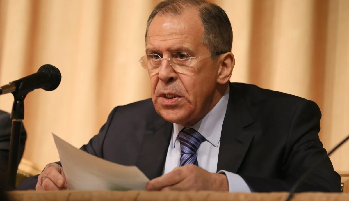 Szef dyplomacji Rosji Siergiej Ławrow zarzuca sekretarzowi stanu USA Johnowi Kerry'emu i przewodniczącemu Rady Europejskiej Donaldowi Tuskowi, że nie chcą realizacji porozumień mińskich w sprawie zażegnania konfliktu na Ukrainie.