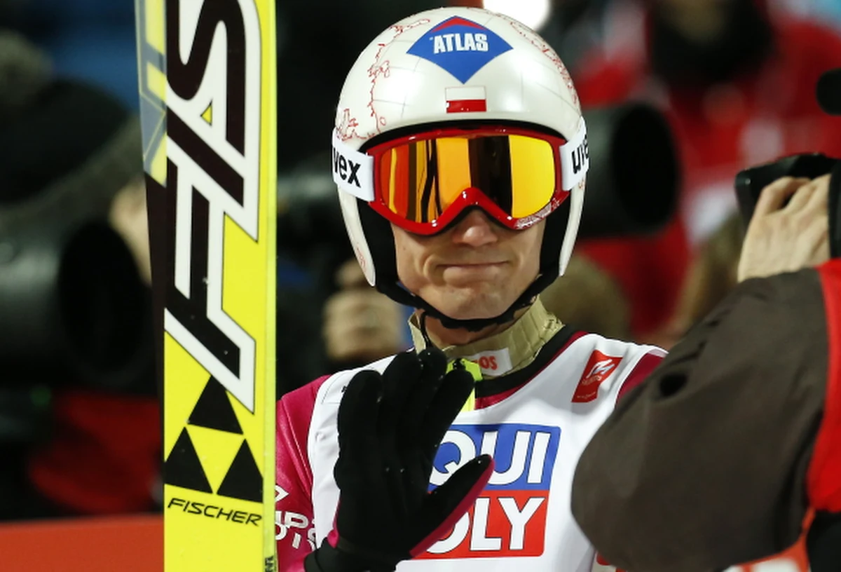 Kamil Stoch, Piotr Żyła, Klemens Murańka i Jan Ziobro będą reprezentowali Polskę w sobotnim konkursie skoków drużynowych narciarskich mistrzostw świata w szwedzkim Falun - poinformował trener biało-czerwonych Łukasz Kruczek. W piątek przeprowadzono ostatnie treningi. Nie pojawili się na nich Stoch, Żyła i Murańka. Ziobro walkę o miejsce w składzie stoczył z Dawidem Kubackim i Aleksandrem Zniszczołem.