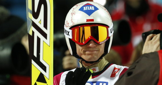 Kamil Stoch, Piotr Żyła, Klemens Murańka i Jan Ziobro będą reprezentowali Polskę w sobotnim konkursie skoków drużynowych narciarskich mistrzostw świata w szwedzkim Falun - poinformował trener biało-czerwonych Łukasz Kruczek. W piątek przeprowadzono ostatnie treningi. Nie pojawili się na nich Stoch, Żyła i Murańka. Ziobro walkę o miejsce w składzie stoczył z Dawidem Kubackim i Aleksandrem Zniszczołem.