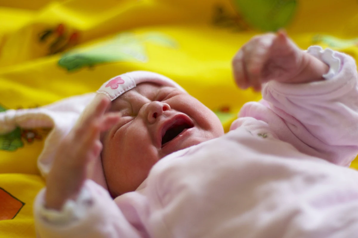 Nie przyprowadzajcie swoich niemowlaków do żłobków - apeluje do rodziców w Berlinie niemiecki Związek Pediatrów. To ostrzeżenie wiąże się z panującą w niemieckiej stolicy epidemią odry. 