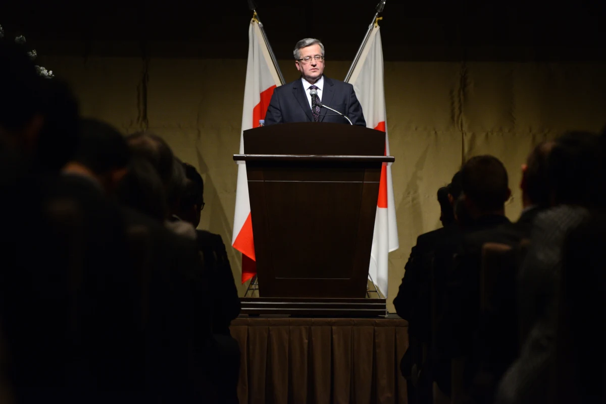 Z Japonii widać wyraźniej polskie osiągnięcia, warto dalej iść tą drogą - powiedział prezydent Bronisław Komorowski w Białymstoku, gdzie spotkał się z komitetem poparcia i z mieszkańcami. Prezydent podziękował też tym, którzy popierają jego kandydaturę.
