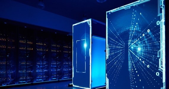 Biliard operacji na sekundę może wykonać superkomputer, od poniedziałku działający na Politechnice Gdańskiej. To najnowocześniejszy tego typu sprzęt w Polsce. 