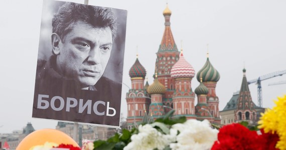Po południu w Moskwie odbędzie się pogrzeb zamordowanego w nocy z piątku na sobotę Borysa Niemcowa, jednego z przywódców demokratycznej opozycji. Niemcow zostanie pochowany na Cmentarzu Trojekurowskim - tym samym, gdzie spoczywa zamordowana w 2006 roku dziennikarka i obrończyni praw człowieka Anna Politkowska. Pogrzeb poprzedzi cywilna uroczystość żałobna w Centrum Andrieja Sacharowa.