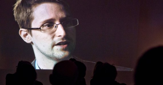 "Edward Snowden, były współpracownik Agencji Bezpieczeństwa Narodowego (NSA), chciałby wrócić do ojczyzny" - powiedział jego adwokat Anatolij Kuczerena. Snowden przebywa w Rosji, gdzie otrzymał zgodę na trzyletni pobyt. W USA jest ścigany za ujawnienie tajnych informacji. 