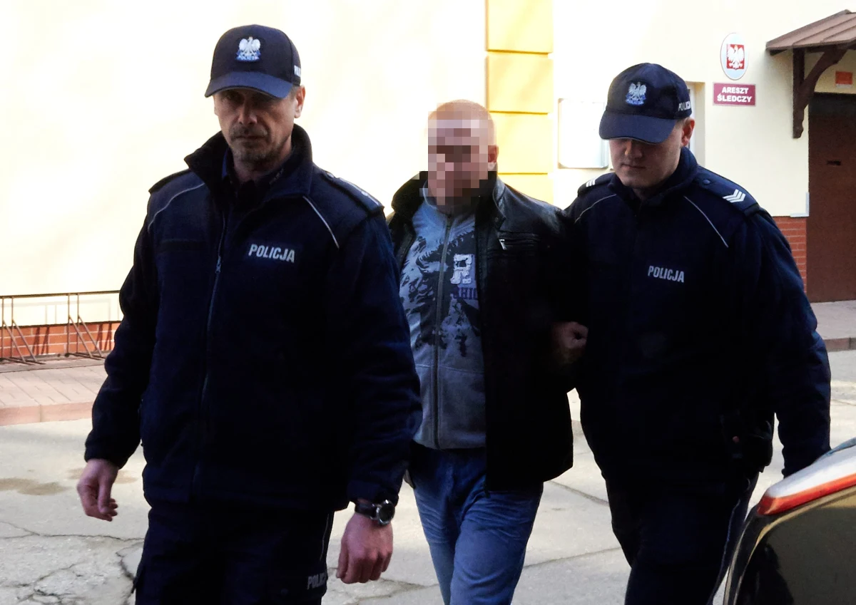 Na 14 lat więzienia skazał sąd w Wejherowie kierowcę, który jadąc po pijanemu spowodował śmiertelny wypadek. Ofiarami byli ciężarna kobieta i jej mąż. Sąd uznał także, że mężczyzna dożywotnio ma mieć zakaz prowadzenia pojazdów. Sprawca był wcześniej karany za kierowanie pojazdami po alkoholu. 