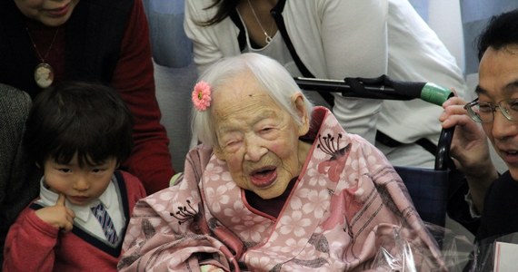 Najstarsza osoba na świecie - Japonka Misao Okawa - zdmuchnęła dziś dokładnie 117 świeczek. Jak mówi jubilatka, sama nie wie, jaki jest sekret długowieczności. Przyznaje jednak, że 117 lat zleciało jej dość szybko.