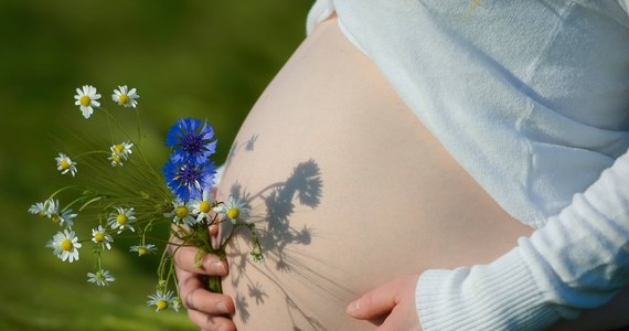 Dwa tysiące kobiet w ciąży oraz blisko trzy tysiące dzieci do pierwszego roku życia będzie mogło skorzystać z bezpłatnych, specjalistycznych badań. Przeprowadzi je Miejski Szpital Zespolony w Olsztynie.