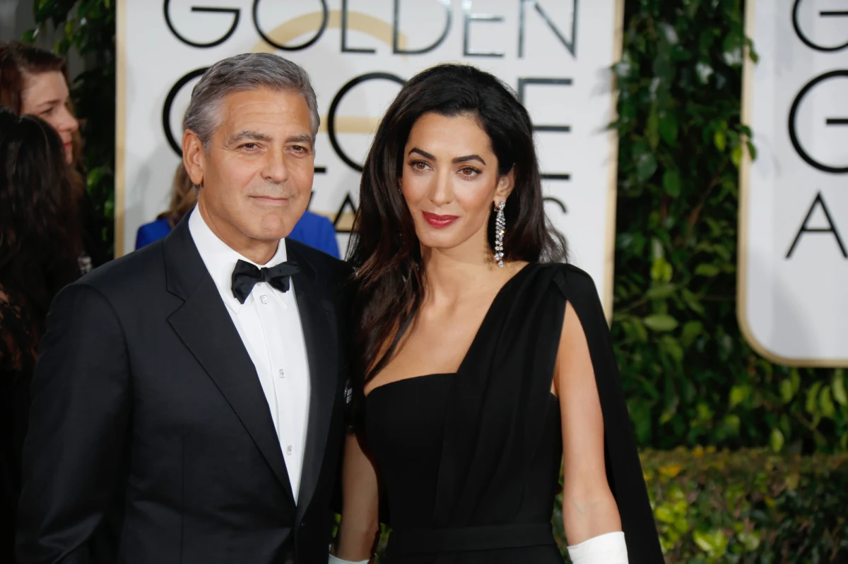 Amal Clooney, prawniczka specjalizująca się w obronie praw człowieka, i pierwsza kobieta w rządzie Zjednoczonych Emiratów Arabskich Lubna ibn Chalid al-Kasimi znalazły się w czołówce zestawienia najbardziej wpływowych kobiet w świecie arabskim, które przygotował tygodnik "Arabian Business". Jak komentuje brytyjski dziennik "The Guardian", kobiety, które znalazły się w zestawieniu, łamią zasady obowiązujące w znanym z dyskryminacji świecie arabskim.