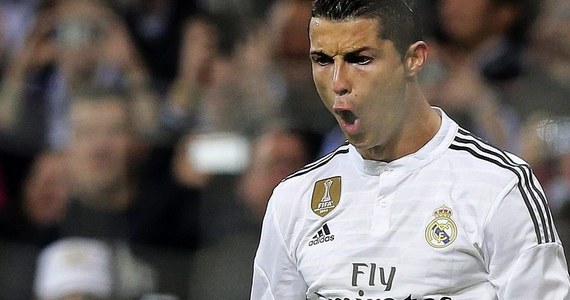 210 milionów euro - na tyle wyceniono majątek słynnego piłkarza Cristiano Ronaldo. Portal goal.com wyliczył, że gwiazdor Realu Madryt jest na pierwszym miejscu w rankingu najbogatszych piłkarzy.