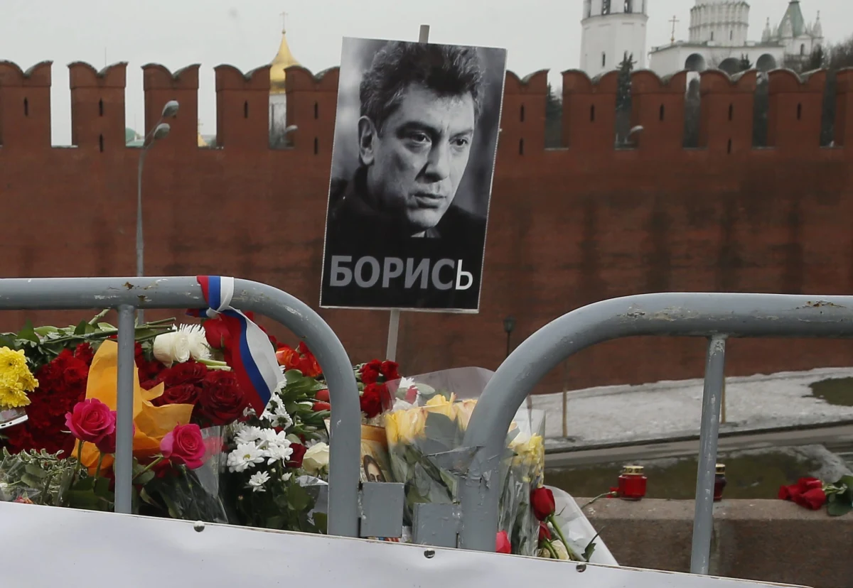 Szef rosyjskiej Federalnej Służby Bezpieczeństwa (FSB) Aleksandr Bortnikow poinformował, że zatrzymano dwóch podejrzanych w związku z ubiegłotygodniowym zabójstwem jednego z liderów opozycji Borysa Niemcowa. Cytuje go państwowa telewizja Rossija 24.
