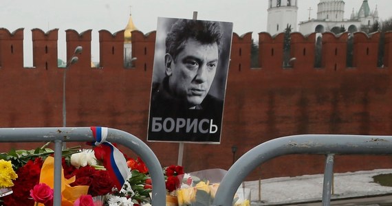 Szef rosyjskiej Federalnej Służby Bezpieczeństwa (FSB) Aleksandr Bortnikow poinformował, że zatrzymano dwóch podejrzanych w związku z ubiegłotygodniowym zabójstwem jednego z liderów opozycji Borysa Niemcowa. Cytuje go państwowa telewizja Rossija 24.
