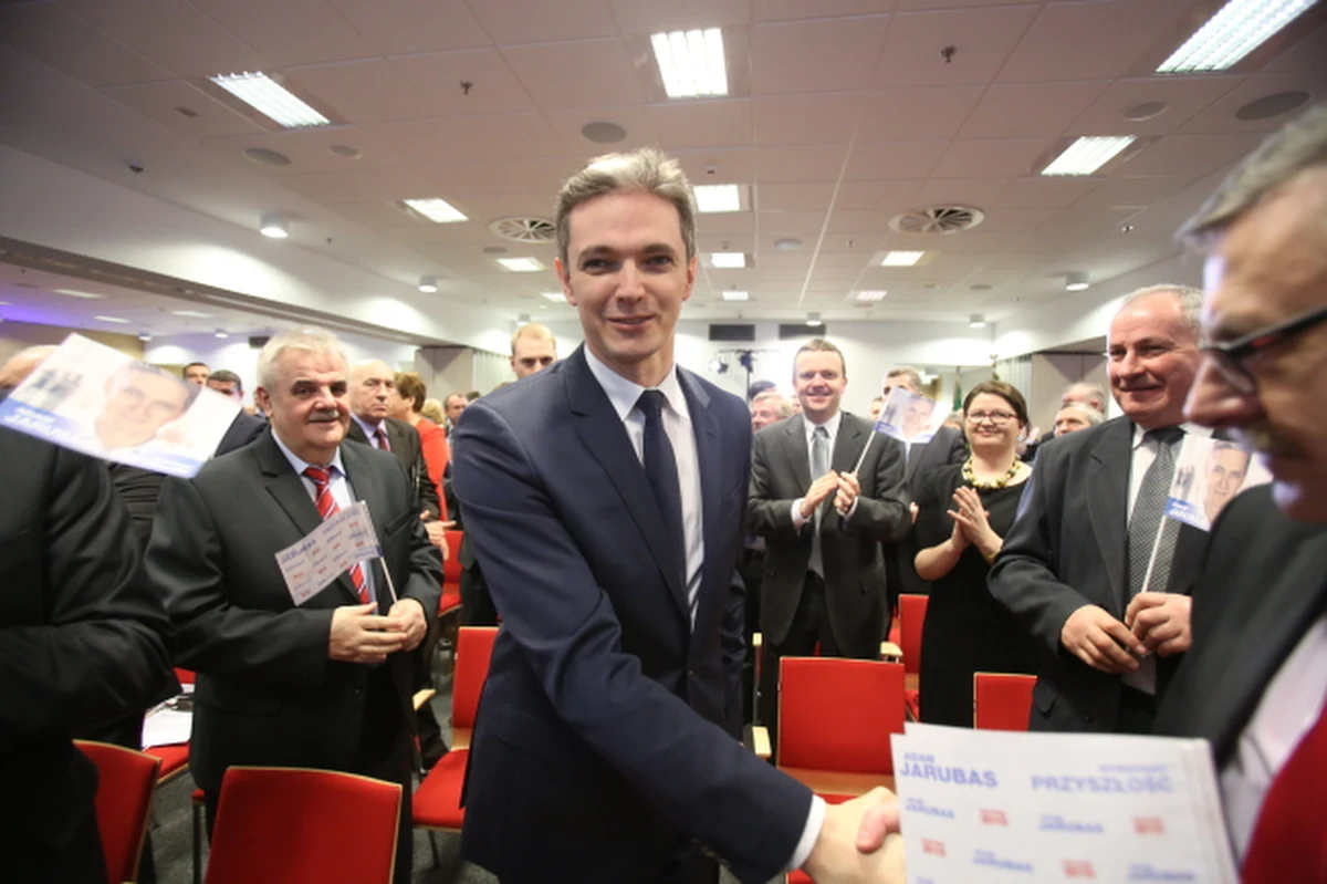 Adam Jarubas uważa, że trzeba dokończyć reformę samorządów i wprowadzić nowy system dochodów, bo środki przekazywane z budżetu centralnego nie są adekwatne do zadań. Kandydat PSL mówił, że jako prezydent chciałby objąć kwestie samorządu "mecenatem ustawodawczym".  