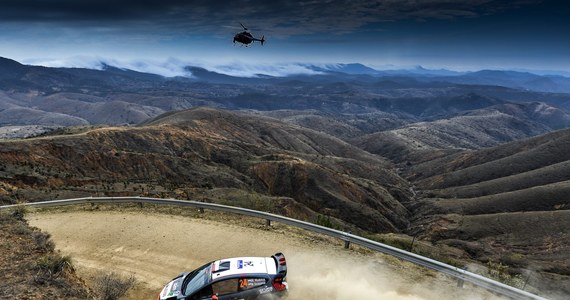 Robert Kubica (Ford Fiesta WRC) wygrał 1,5 km uliczny superoes w Leon, kończący pierwszą, sobotnią pętlę Rajdu Meksyku, trzeciej eliminacji mistrzostw świata. Liderem jest broniący tytułu Francuz Sebastien Ogier (VW Polo WRC). 