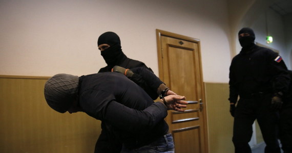 Sąd Rejonowy w Moskwie nakazał aresztowanie do 28 kwietnia wszystkich pięciu podejrzanych o zabójstwo opozycjonisty Borysa Niemcowa. Jeden z nich, Zaur Dadajew, przyznał się do udziału w zbrodni. 