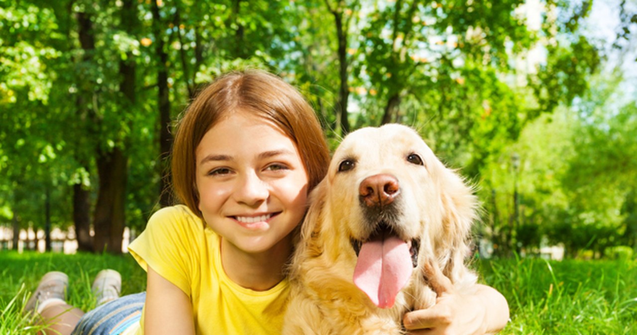 Obecność psa w domu zmienia mikrobiotę i może chronić młodzież przed agresją