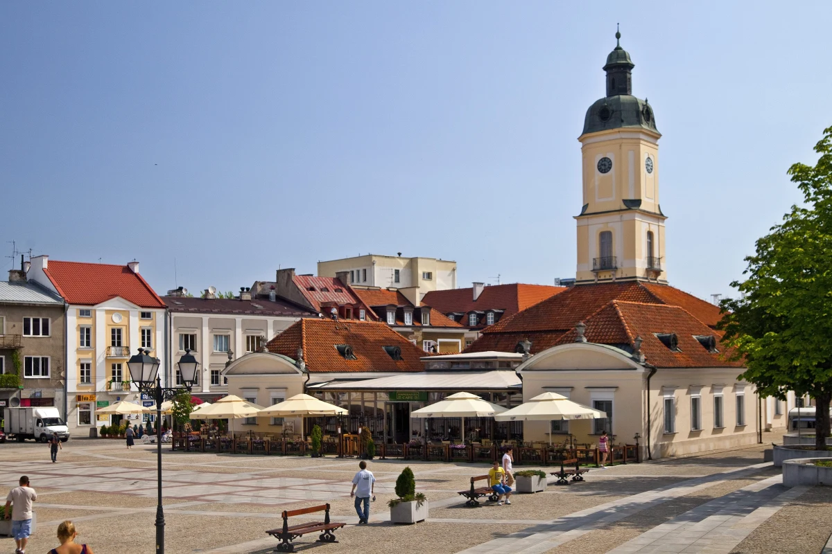 Potężna awaria prądu w Białymstoku została już usunięta. Energii elektrycznej nie było w dużej części miasta po pożarze baterii kondensatorów w Zakładzie Energetycznym. Prądu nie miało początkowo 90 tysięcy mieszkańców, magistrat, szpitale i wiele banków w centrum. 